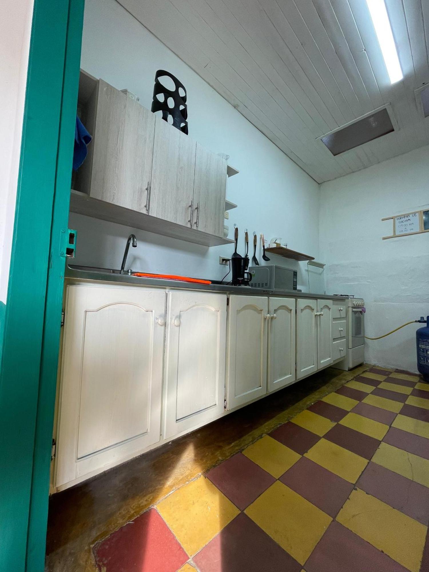 Origen Hostel Jardin Bagian luar foto